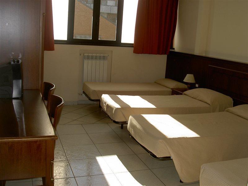 Hotel Cinecitta Ρώμη Εξωτερικό φωτογραφία