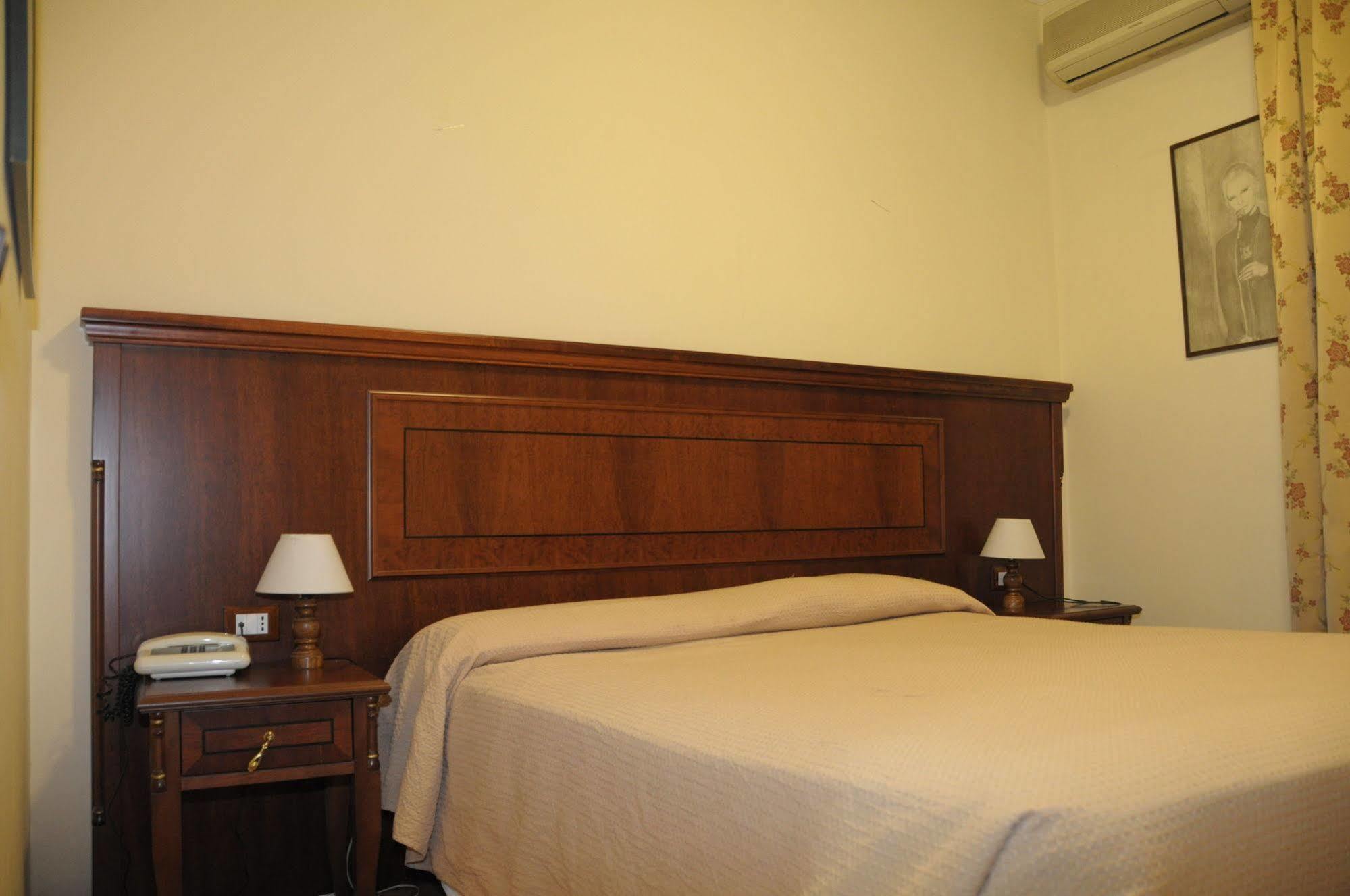 Hotel Cinecitta Ρώμη Εξωτερικό φωτογραφία